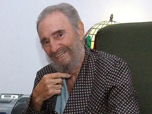 מנהיג קובה פידל קסטרו רומז על פרישה במכתב שהוקרא בטלויזיה הממלכתית