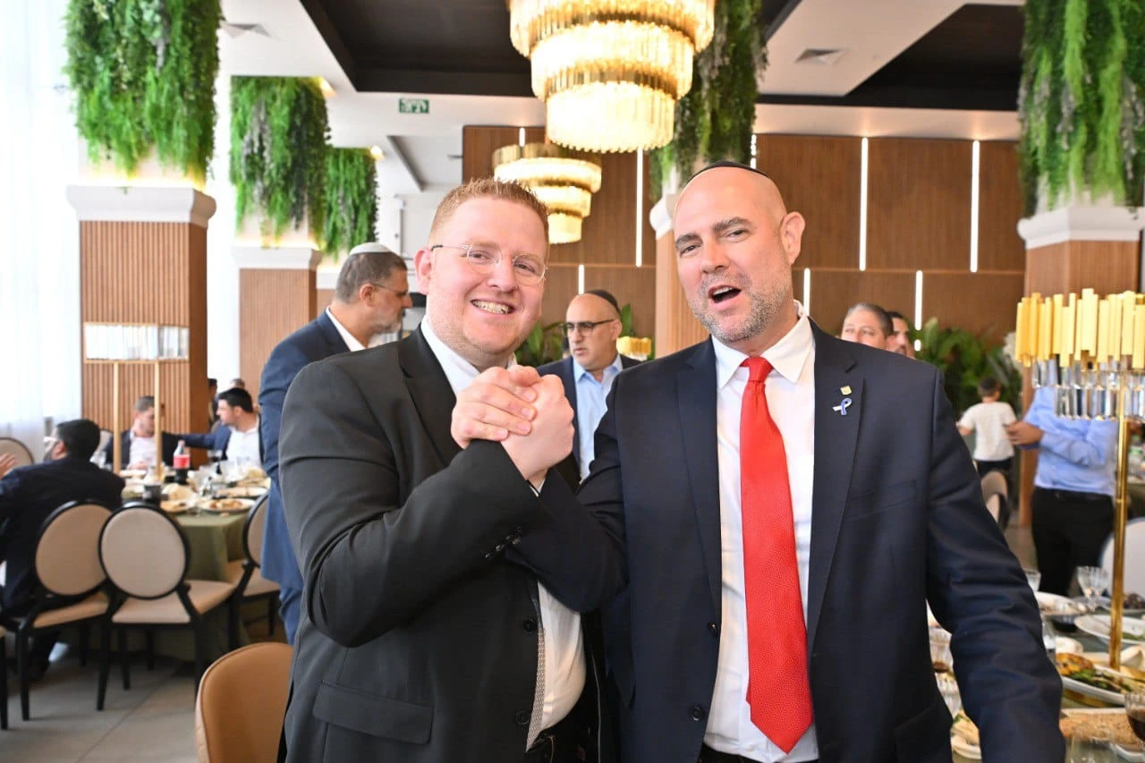 אבי רבינא 
אמיר אוחנה