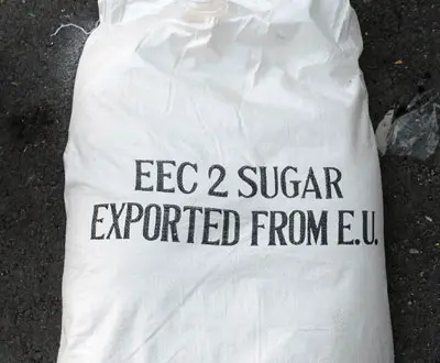 השקים הוסוו כשקי סוכר, שנשלחו כחלק ממשלוח סיוע של האיחוד האירופי