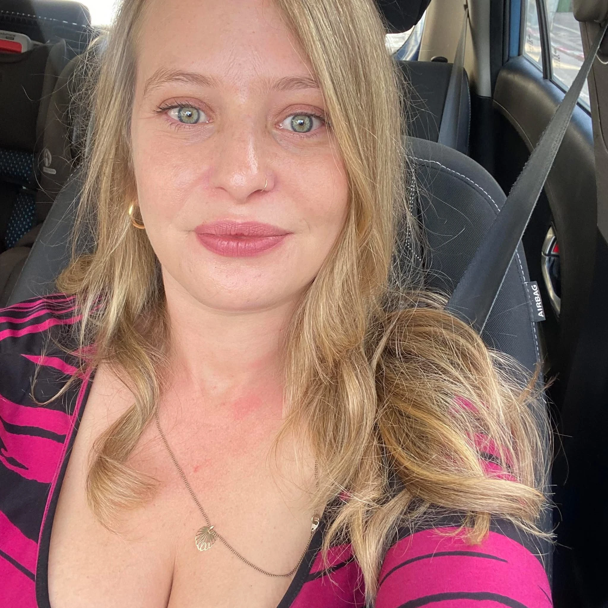 אז מה עכשיו? מיקה בק