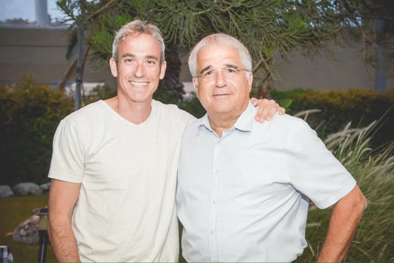 יוסי אקרמן ואופיר דובובי.