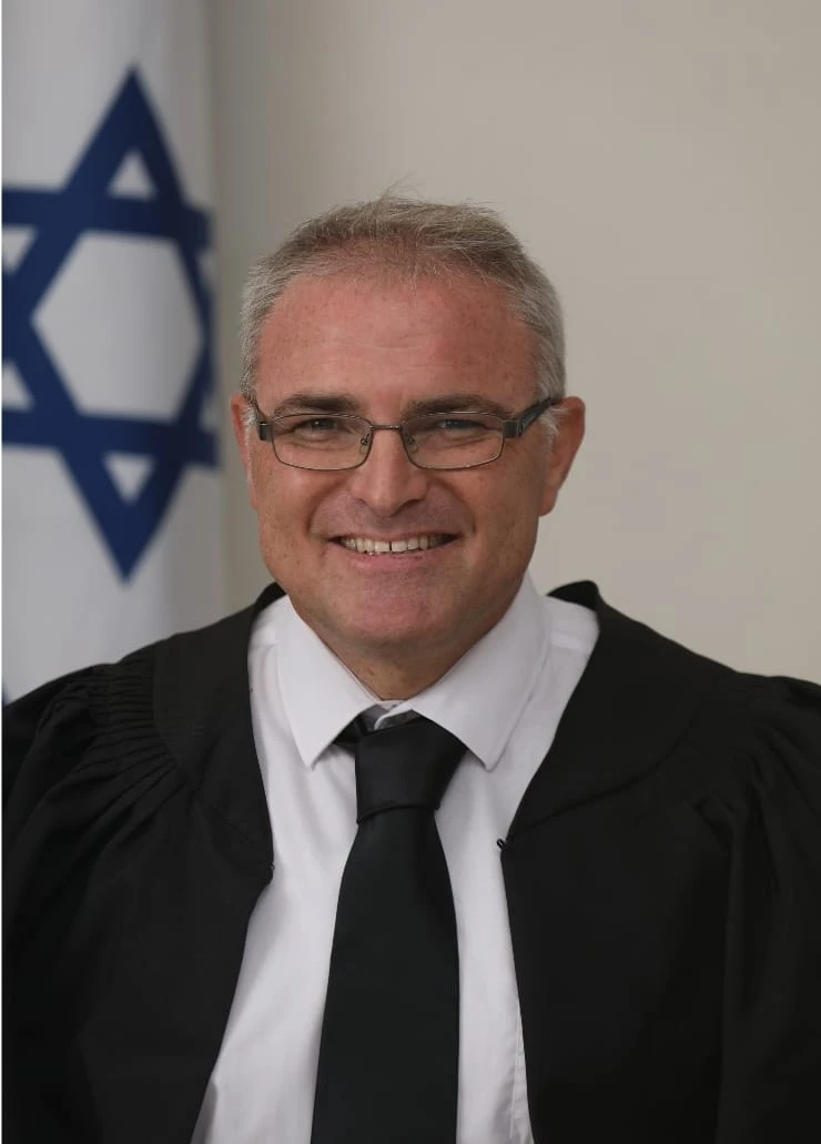 השופט אלעד שור