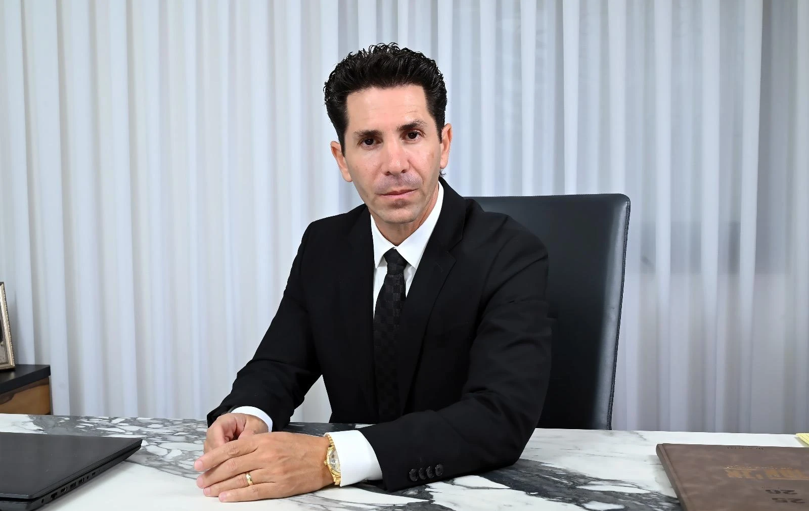 עו"ד אבי אמר