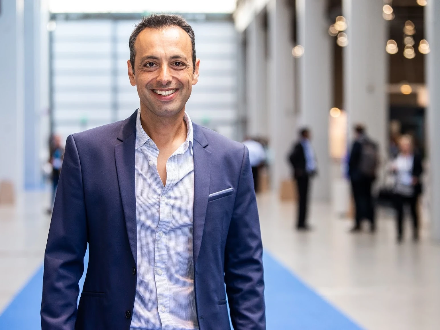 אופיר דניאל, AI Marketing Lead בחברת אמדוקס.