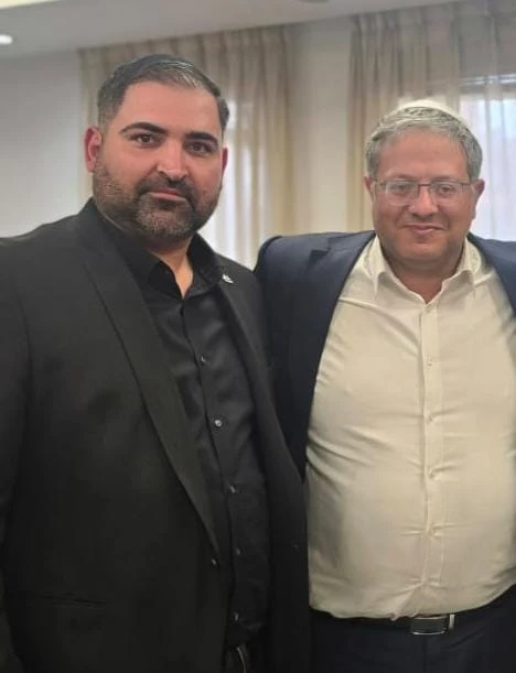 השר לביטחון לאומי איתמר בן גביר עם חבר ועדת ביטחון בעיריית באר שבע יהודה בננו