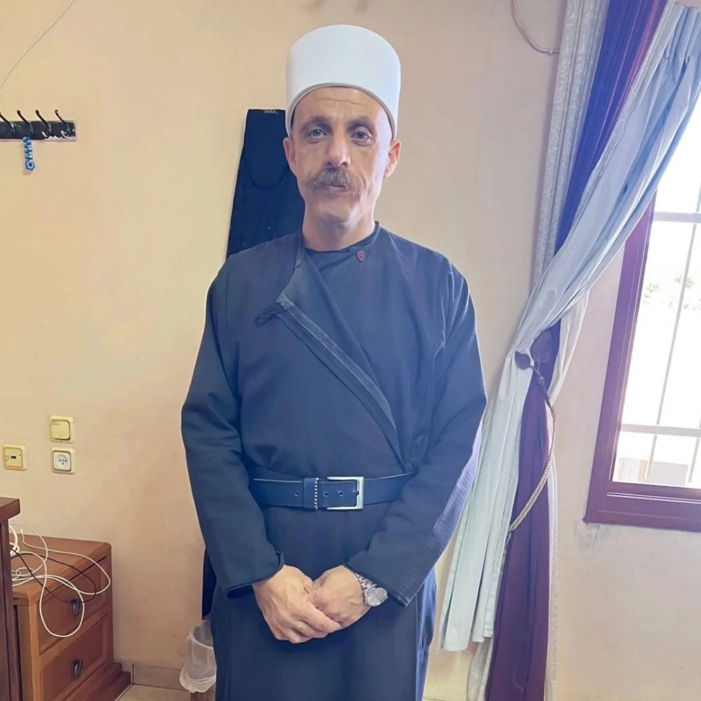 היה איש דת וגם חרוץ מאוד בעבודתו. שיח׳ נג׳יב אבו ריש