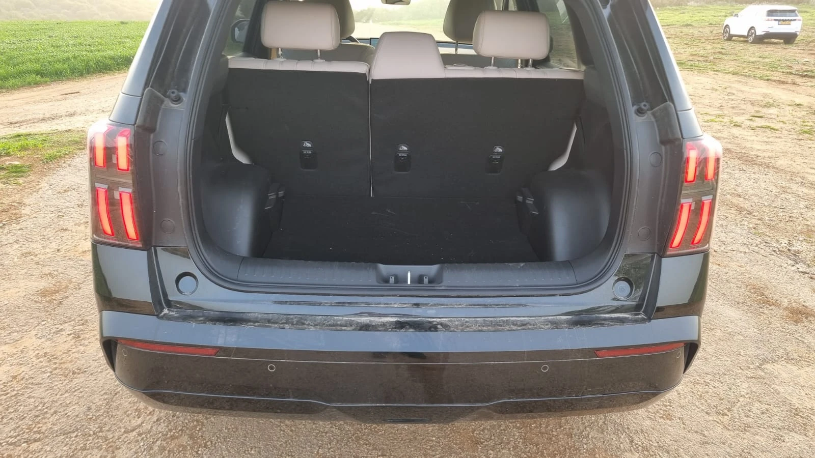 איון. נתון הנפח הרשמי נראה קצת פסימי, חסר מדף כיסוי