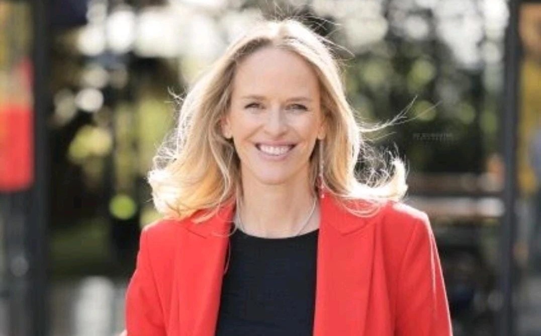 ד"ר ג'וליה גוזמן