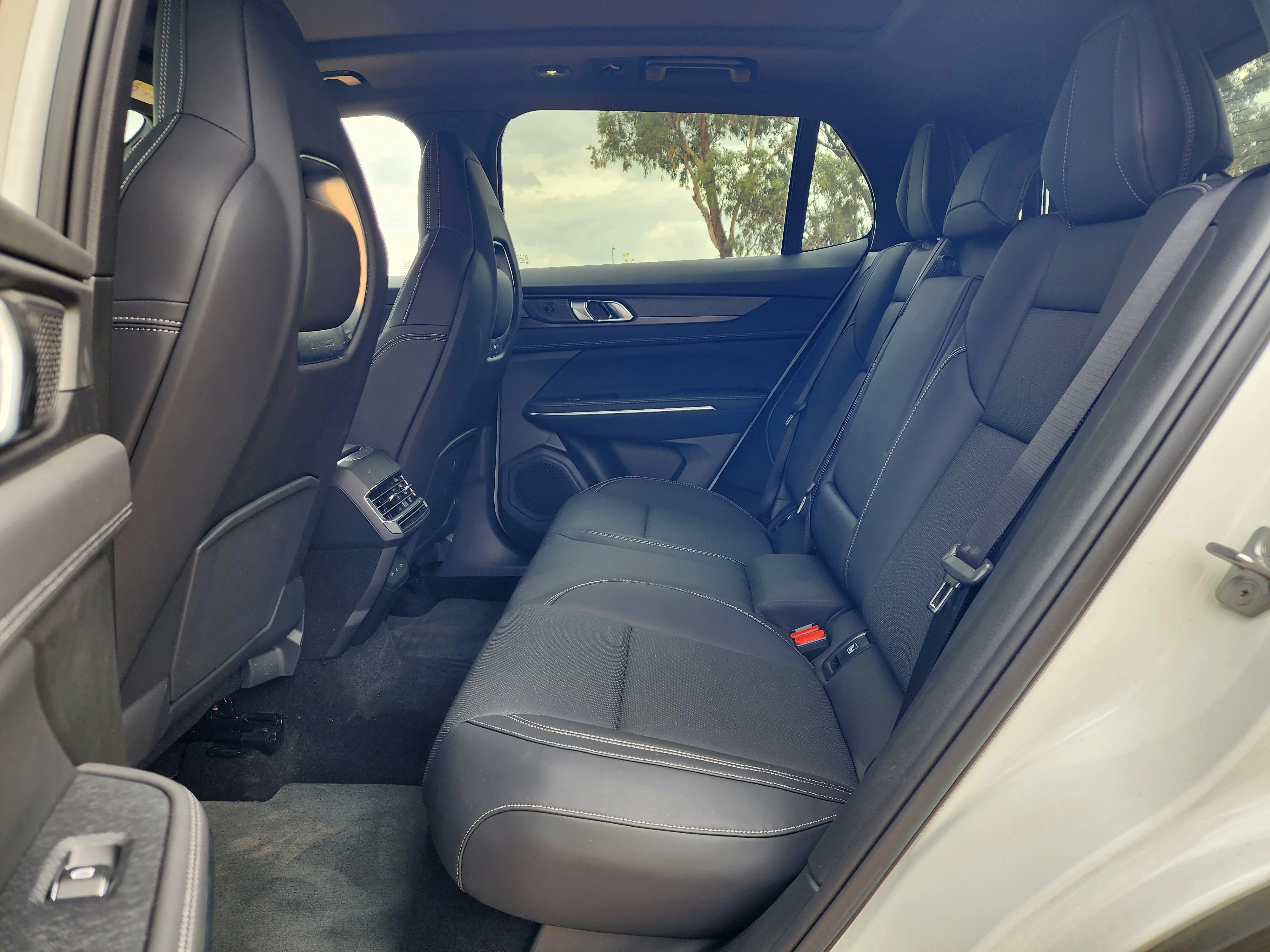 לינק 01. הכי פחות נוח לנוסע שלישי