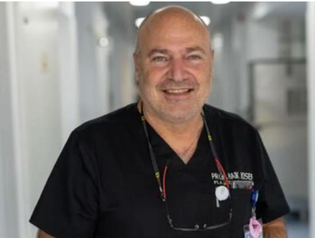 "היינו סקפטיים מאוד לגבי התרופה הזו, אבל היום אנחנו יודעים שהטיפול חסך כ-60% מניתוחי הכוויות שהיינו מבצעים בעבר". פרופ' יוסי חייק