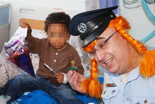אין לו פרצוף לתת למישהו דו"ח