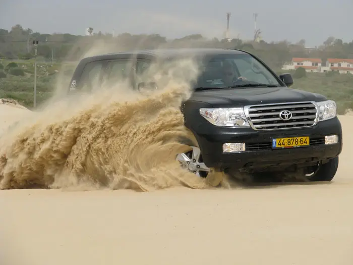 מבחן שטח טויוטה לנדקרוזר 200 V8