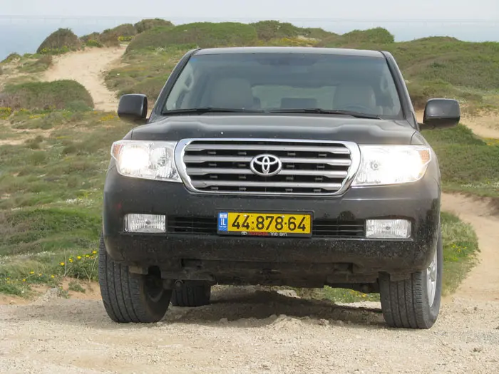 מבחן שטח טויוטה לנדקרוזר 200 V8