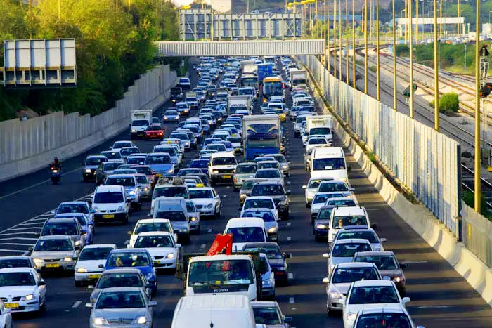 בעקבות הפעילות נתקעו אלפי מכוניות בפקקים, כאשר כל מכונית נבדקת בקפדנות