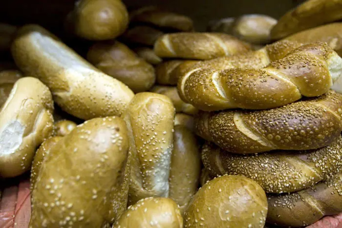 אפשרויות בלתי מוגבלות לצריכת פחממות. לחם ישראלי