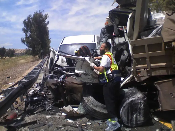 בעקבות התאונה נסגר הכביש לתנועה משני הכיוונים