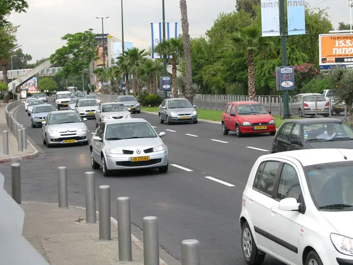 בעוד מצבת כלי הרכב גדלה ב-125% - אורך הכבישים גדל ב-35% בלבד. תקועים בפקקים