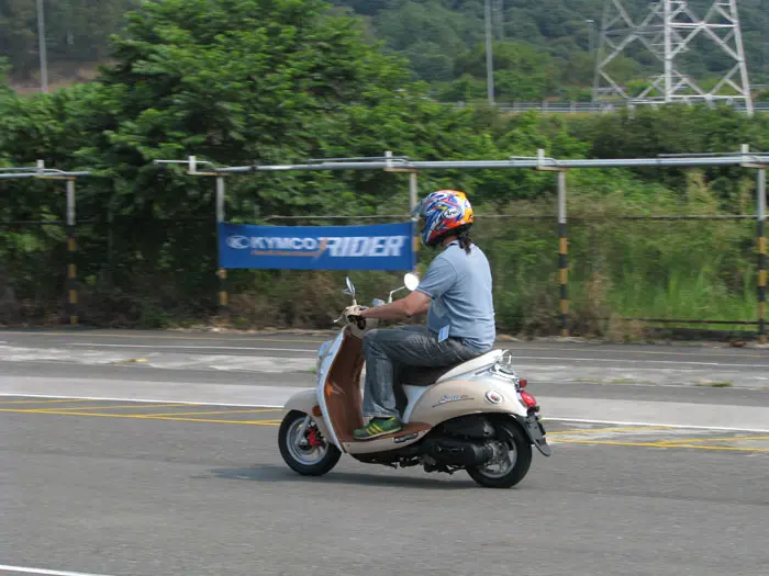 השקת קטנועי קימקו לשנת 2008 בטייוואן וסין