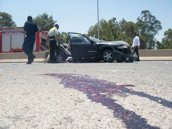 ברכב ישבו שישה בני אדם, ארבעה מאחורה ושניים מקדימה. זירת התאונה, היום