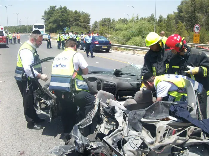 כתוצאה מהתאונה הרכב רוסק לגמרי וארבעת הנוסעים נהרגו במקום