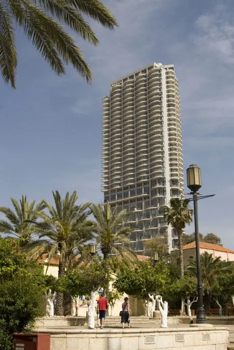 "עיריית תל אביב מנסה מזה שנים לקבוע עובדות בשטח". מגדל נחושתן בנווה צדק