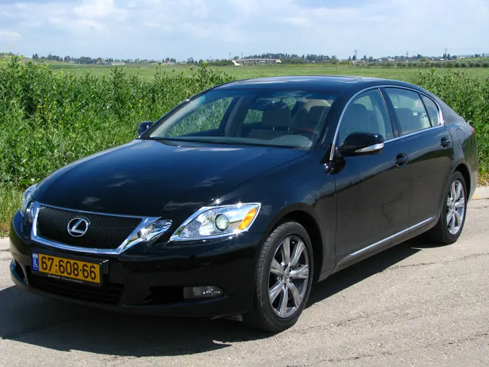 לקסוס GS300