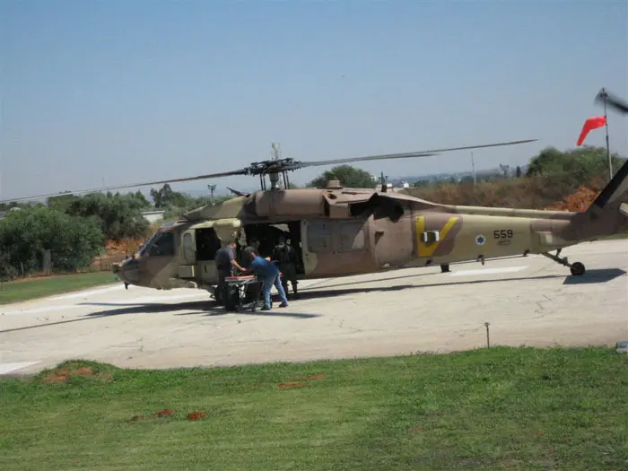 אחד מהמטיילים נפצע קשה בבטנו. פינוי המטיילים