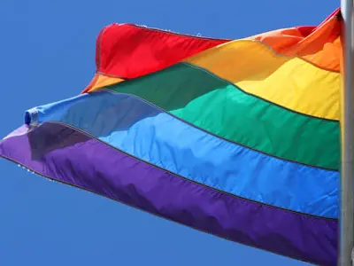 הומוסקסואלים יכולים לשרת בצבא בתנאי שלא יצהירו על נטייתם המינית