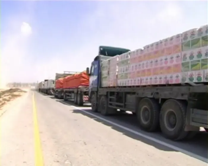 מאז שהחלה הרגיעה בין ישראל לחמאס, הגדילה ישראל את מספר המשאיות המעבירות סחורה ומזון לרצועת עזה