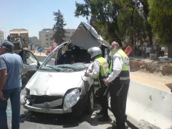 "ראיתי את נהג האוטובוס עולה ומועך מספר מכוניות, הוא פגע באוטובוס בעזרת הכף שלו ואחר כך המשיך לנסוע ברבוב והפך אוטובוס נוסעים נוסף"