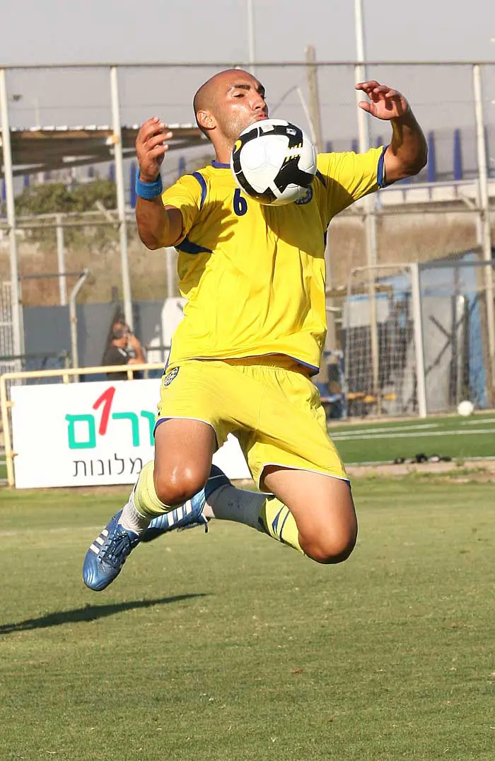 בחזרה לתמונה? אסוס