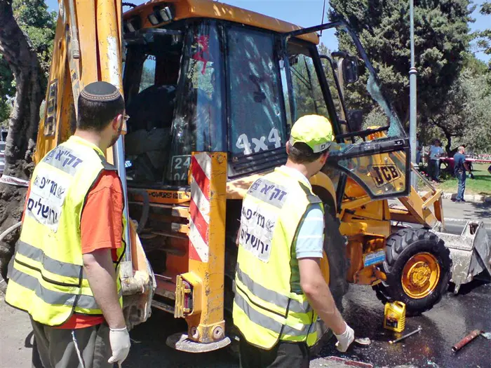 ברשת CNN הבליטו את העובדה שהפיגוע התבצע בסמוך למלונו. הפיגוע בירושלים