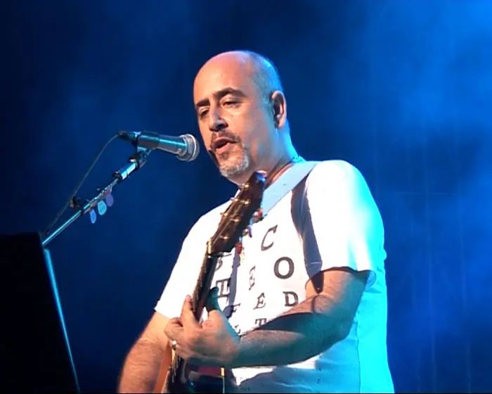 החברים של נטאשה בהופעה - פרדי