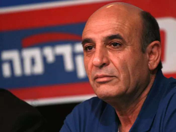 בחירה במופז ליו"ר קדימה, על אף שיתכן ותאפשר קואליציה יציבה יותר עד הבחירות, היא עלולה לפגוע בכוחה האלקטוראלי של קדימה. מופז