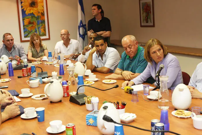 "הבחירה שלי היא ממשלת אחדות". לבני