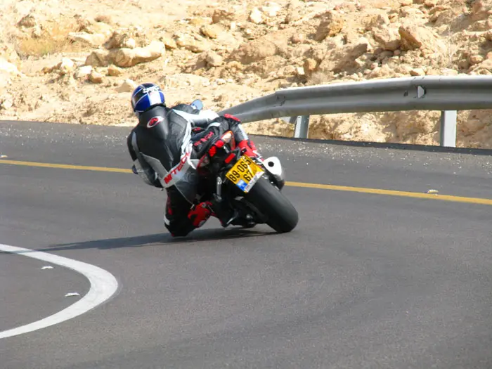 מבחן דו גלגלי סוזוקי GSXR750