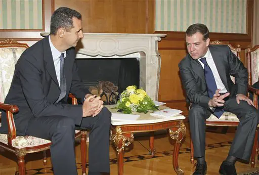 "נשיא סוריה מנסה להוכיח לאמריקאים שיש לו חלופות נוספות". אסד ומדוודב