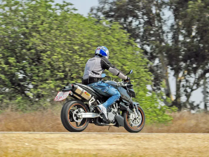 מבחן KTM סופר דיוק 990