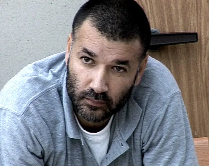 מהו המשחק המלוכלך שאתה משחק בפני החוקרים אותך ועל איזה טיעונים תתבסס על מנת לחפות על מעשה שכזה? איזו סיבה יכולה להיות בעולם הזה שתצדיק מעשה כמו שעשית?