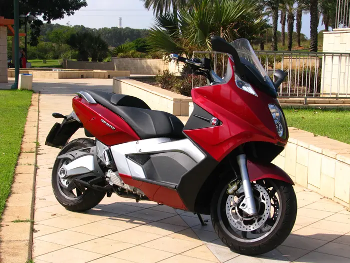 מבחן דו גלגלי ג'ילרה GP800