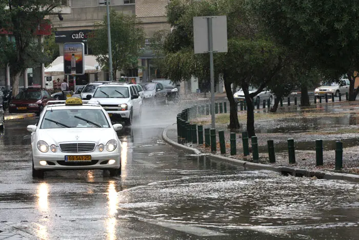 כיכר המדינה ביום גשום
