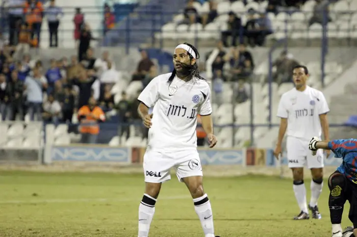 לתפארת מדינת מכבי פתח תקוה. ע. לוזון