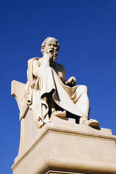 את יכולה לפקוח את עינייך ולהבין שאפלטון הוא שם של פילוסוף יווני ולא יותר מזה