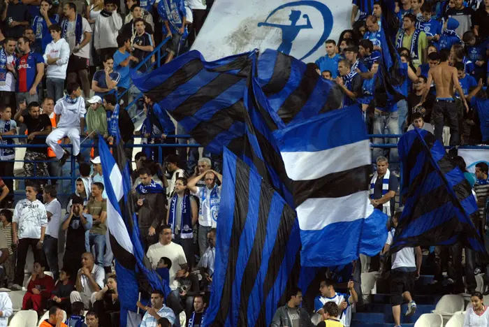 נואשים, מתוסכלים, חסרי אמונה. מסכנים האוהדים