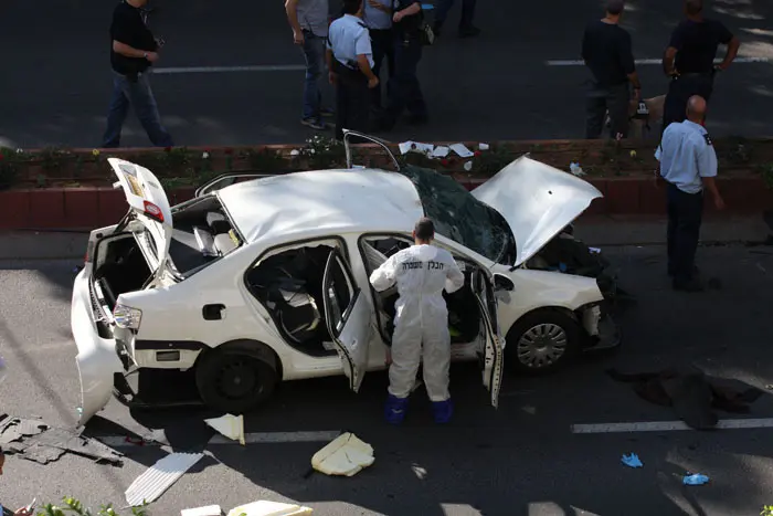 מטען חבלה שהוצמד לרכבו התפוצץ בצומת הרחובות יהודה מכבי  ודרך נמיר