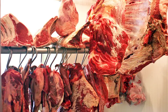 בשר אדום מכיל קרצינוגן ושומן רווי  דבר שעשוי להסביר את הגברת הסיכון למוות