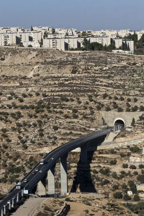 מבט על כביש המנהרות, המחבר בין ירושלים לגוש עציון