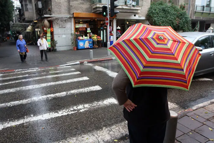 תל אביב מוציאה את המטריות מהבוידעם