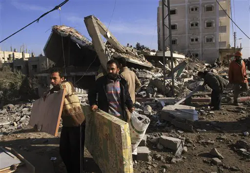 בית של פלסטינים בעזה שספג פגיעה ישירה