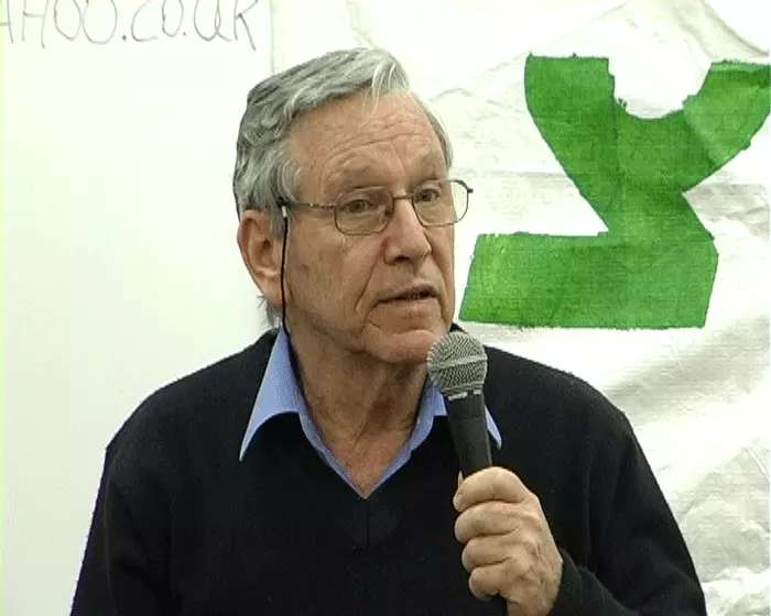 ספרו ראה אור גם בביירות. עוז